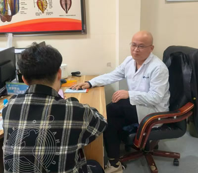 金普新区|男科医师高朋磊：守护男性健康，专业男科诊疗